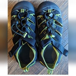 KEEN Men's Newport H2 Black & Green Outdoor Waterproof Sandals Size 5